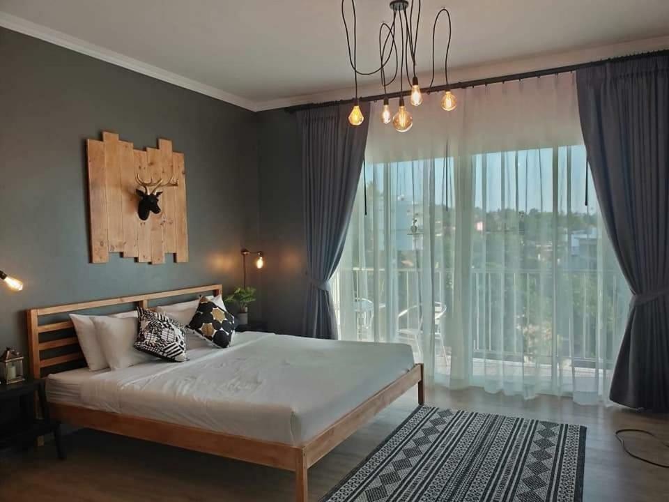 Thira House Hotel Karon Екстериор снимка